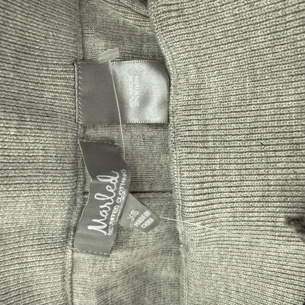 Marled Gray Knit Cardigan with Black Trim - Picture 5 of 8